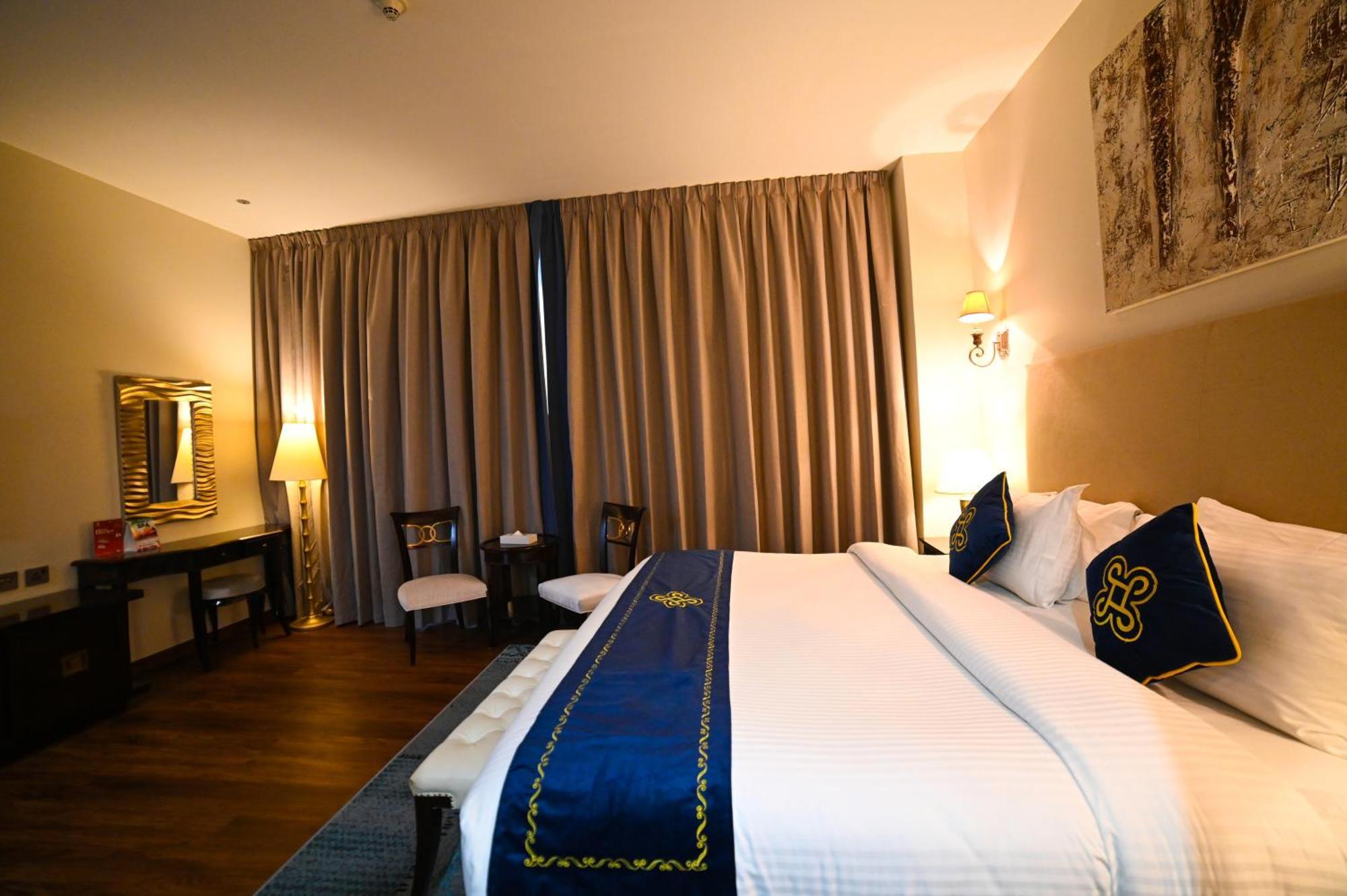 Seven Seas Hotel Dubai Exterior foto